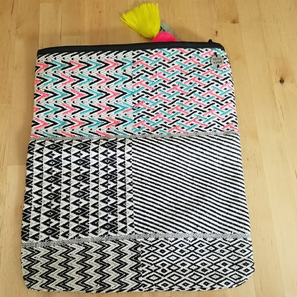 Summer Holiday Foldover Clutch - Picture 3 of 6